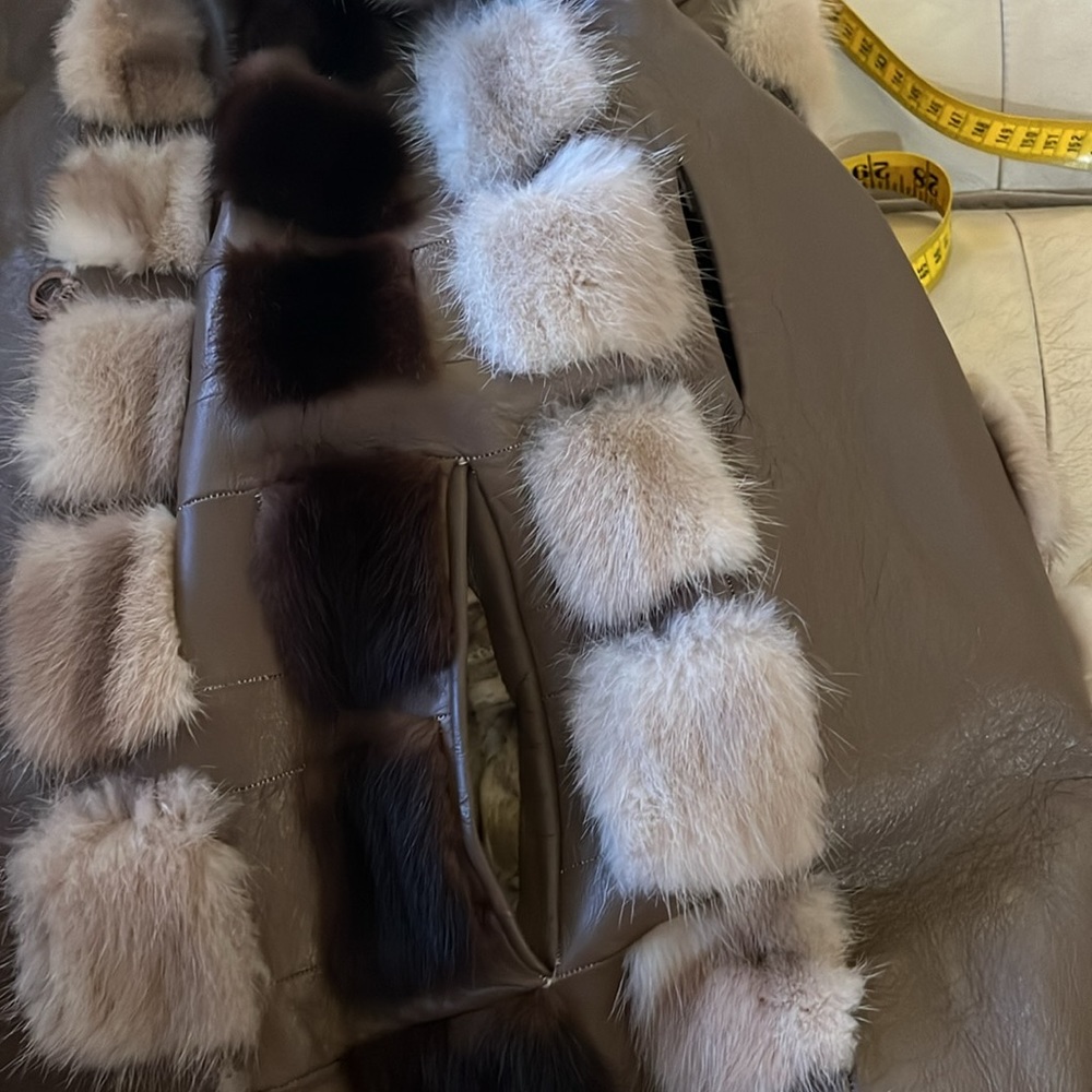70’s Aesthetic, Vintage It Girl Fur Coat! - Picture 12 of 12
